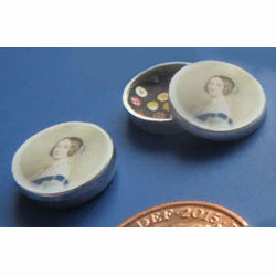 1/24th Scale Queen Victoria Biscuit Tin